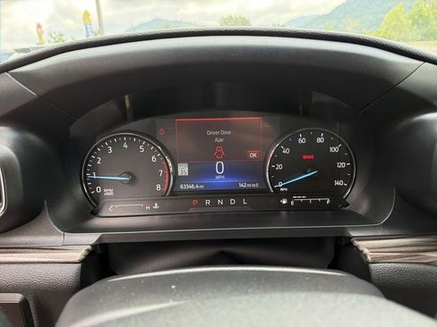 Used 2023 Ford Explorer Limited w/ Equipment Group 301A AWD/4WD image 17
