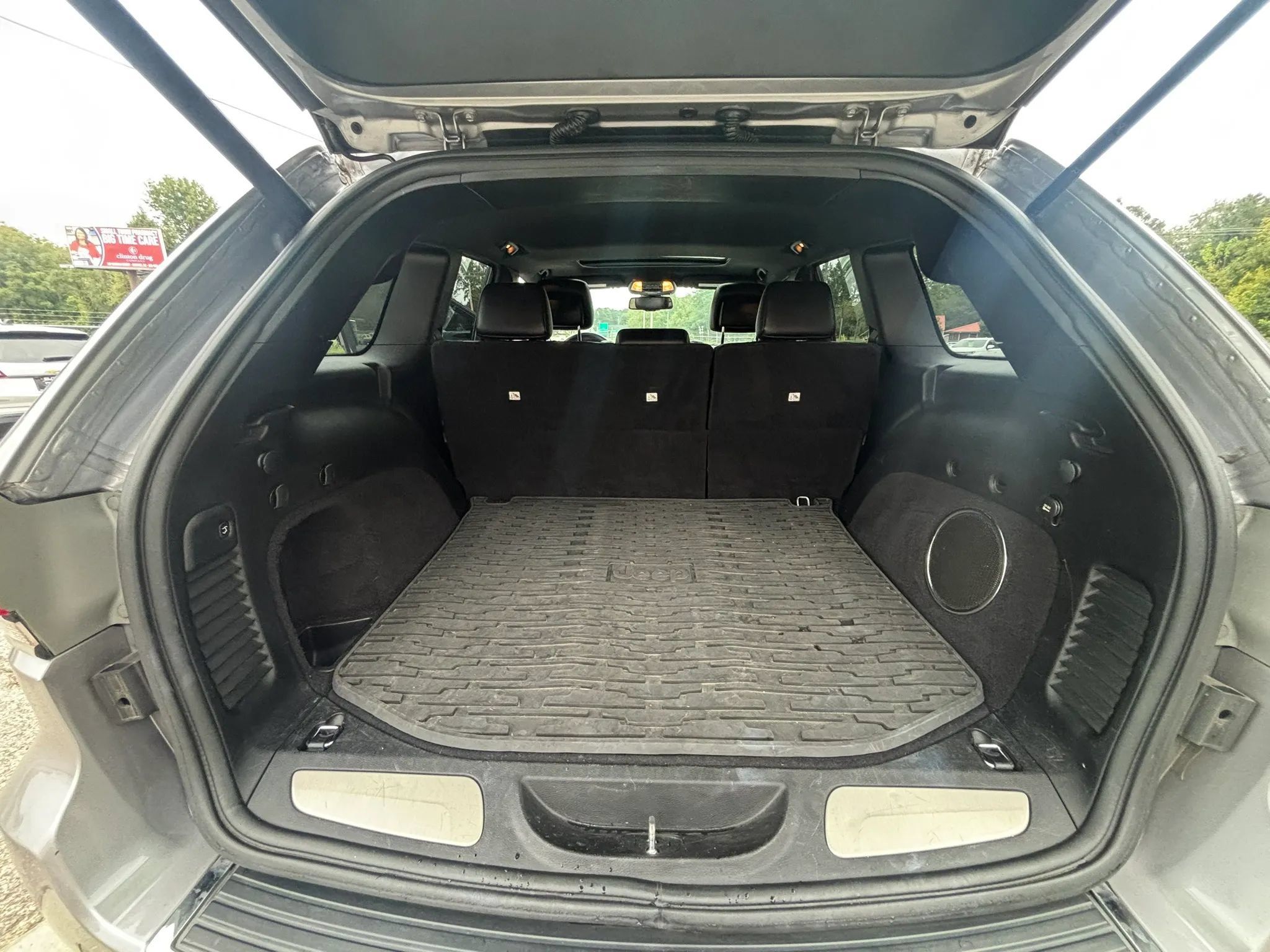Used 2014 Jeep Grand Cherokee Limited AWD/4WD image 25