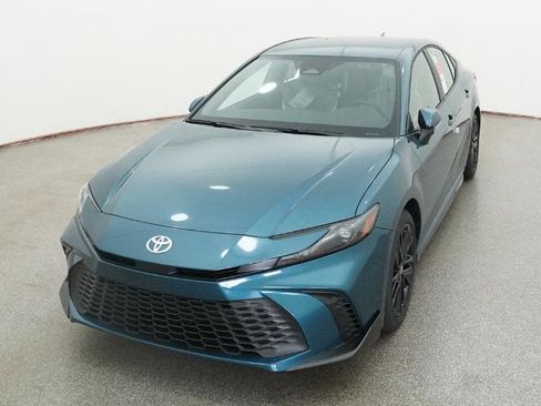 New 2026 Toyota Camry SE FWD image 3