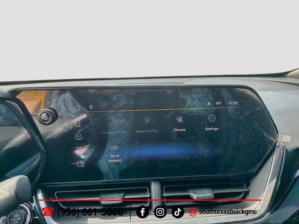 Used 2025 Chevrolet Trax RS w/ Sunroof Package FWD image 16