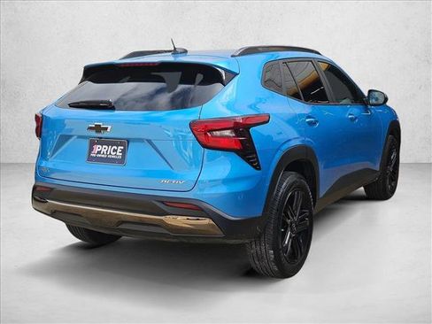 Used 2025 Chevrolet Trax ACTIV w/ Sunroof Package image 4