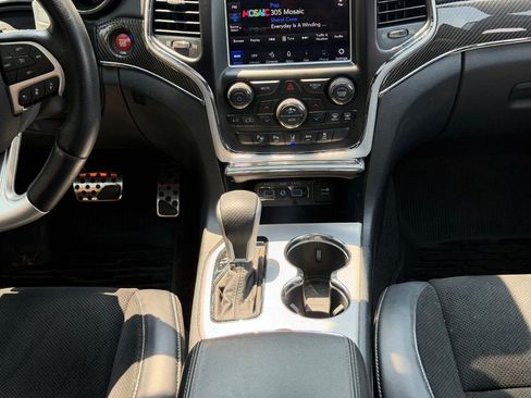 Used 2018 Jeep Grand Cherokee SRT w/ Trailer Tow Group IV AWD/4WD image 14