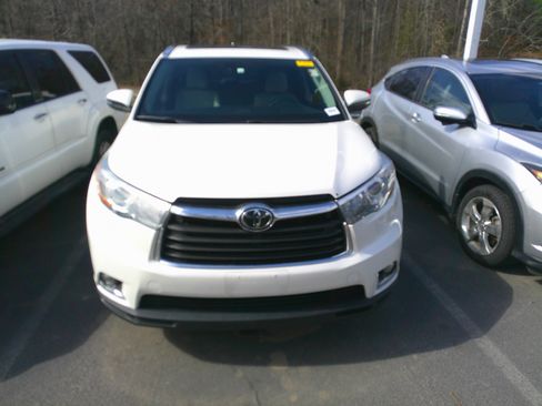 Used 2015 Toyota Highlander Limited Platinum image 3