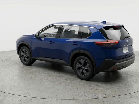 Used 2025 Nissan Rogue SV FWD image 6