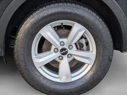 Used 2022 Kia Sorento LX image 23