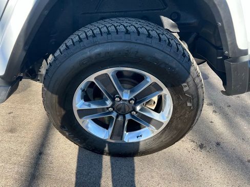 Used 2020 Jeep Wrangler Unlimited Sahara image 14