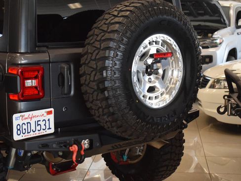 Used 2018 Jeep Wrangler Unlimited Rubicon image 22