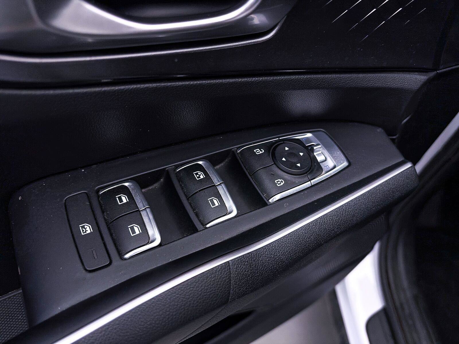 Used 2022 Kia Sorento LX FWD image 11