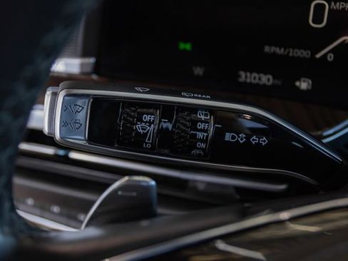 Used 2025 Cadillac Escalade Premium Luxury Platinum image 15