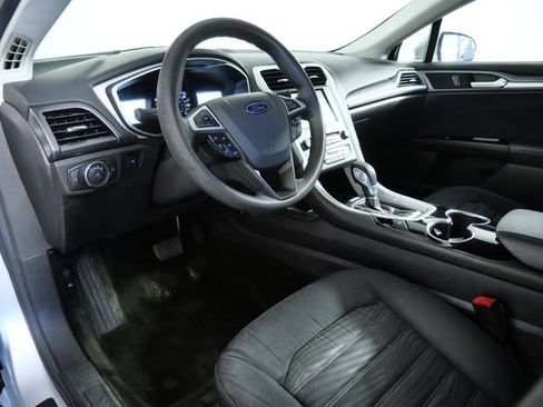 Used 2016 Ford Fusion SE FWD image 16