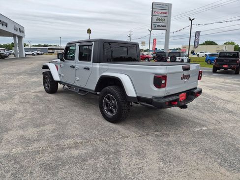 Used 2023 Jeep Gladiator Rubicon w/ LED Lighting Group AWD/4WD image 5