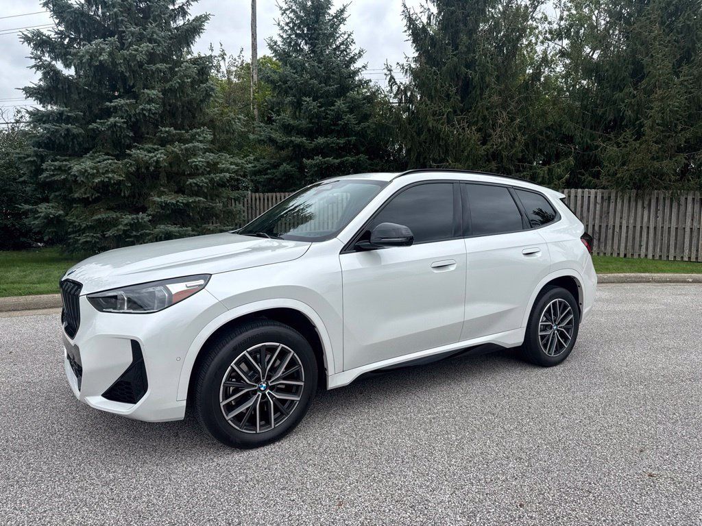 Used 2023 BMW X1 xDrive28i w/ Premium Package AWD/4WD image 1