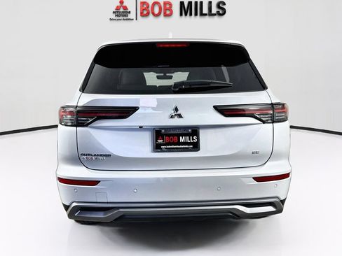 Used 2025 Mitsubishi Outlander SE FWD image 6