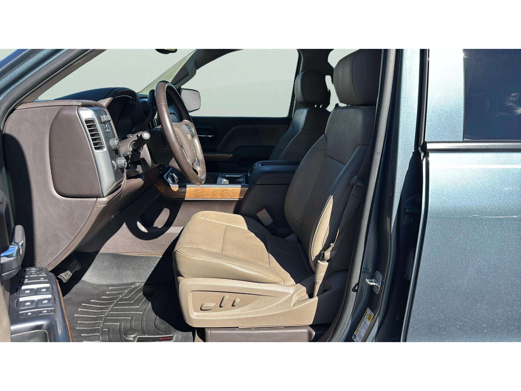 Used 2014 Chevrolet Silverado 1500 LTZ AWD/4WD image 10