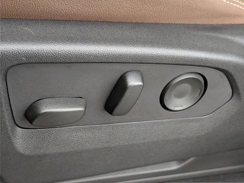 Used 2023 Chevrolet Tahoe High Country image 25