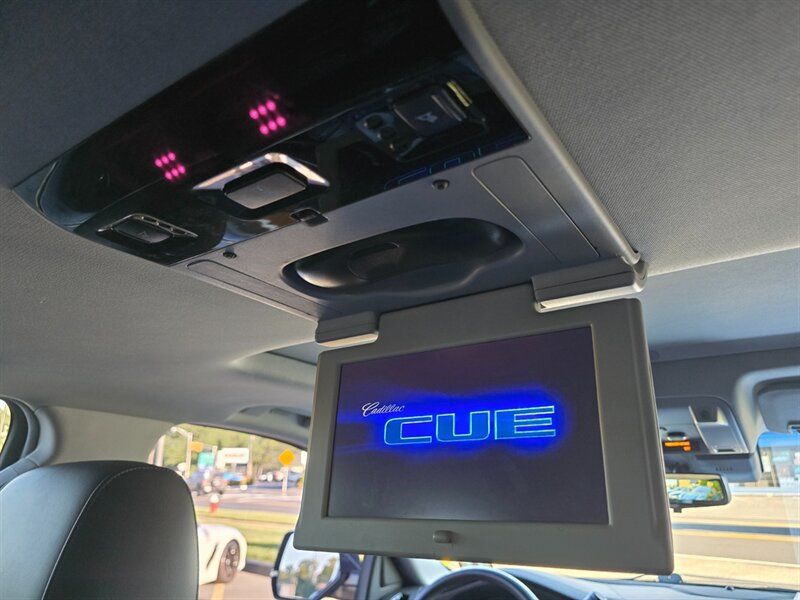 Used 2017 Cadillac Escalade Premium Luxury AWD/4WD image 11