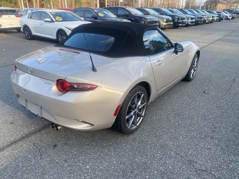 Used 2023 MAZDA MX-5 Miata Grand Touring image 5