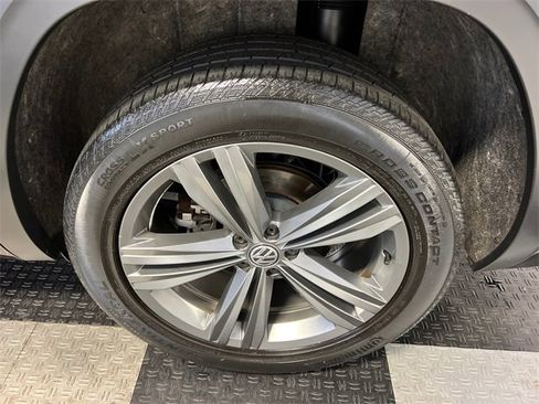 Used 2019 Volkswagen Atlas SE w/ Towing Package image 16