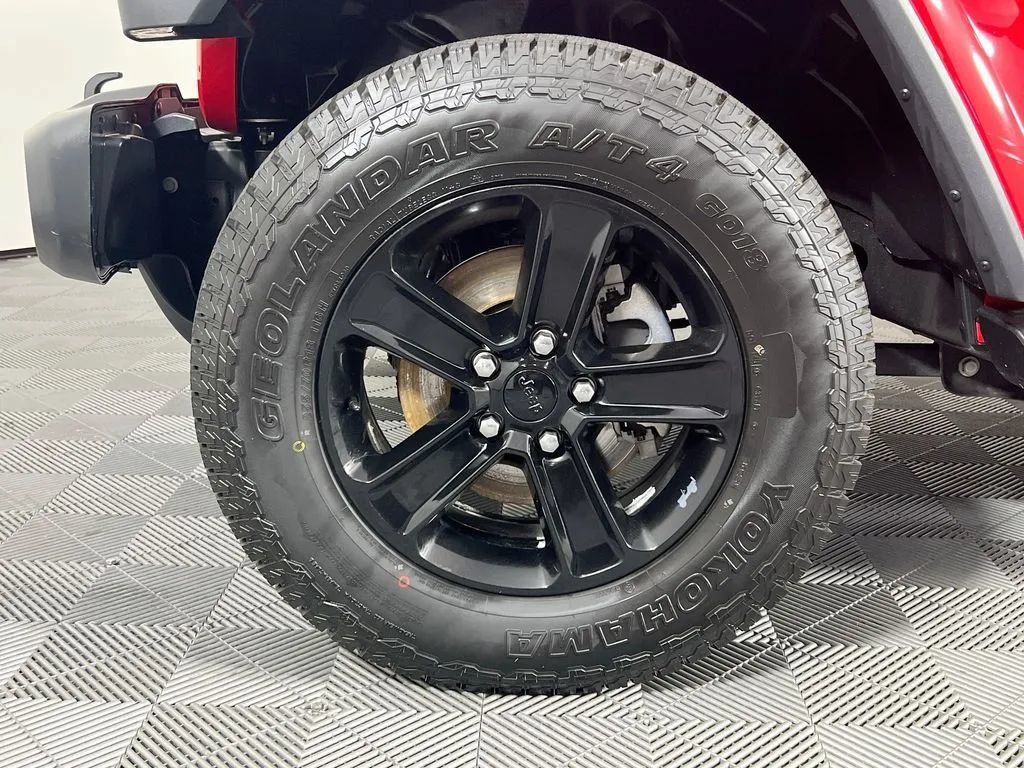 Used 2020 Jeep Wrangler Unlimited Sahara AWD/4WD image 31