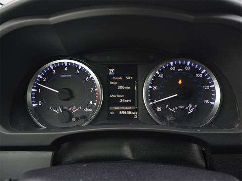 Used 2017 Toyota Highlander LE image 23