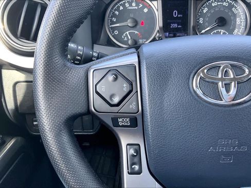 Used 2020 Toyota Tacoma SR5 image 24