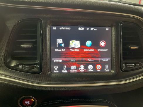 Used 2015 Dodge Challenger SRT image 18