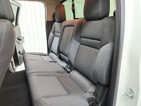 Used 2025 Nissan Frontier SV w/ SV Convenience Package image 36