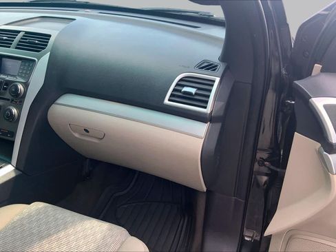 Used 2014 Ford Explorer XLT AWD/4WD image 19