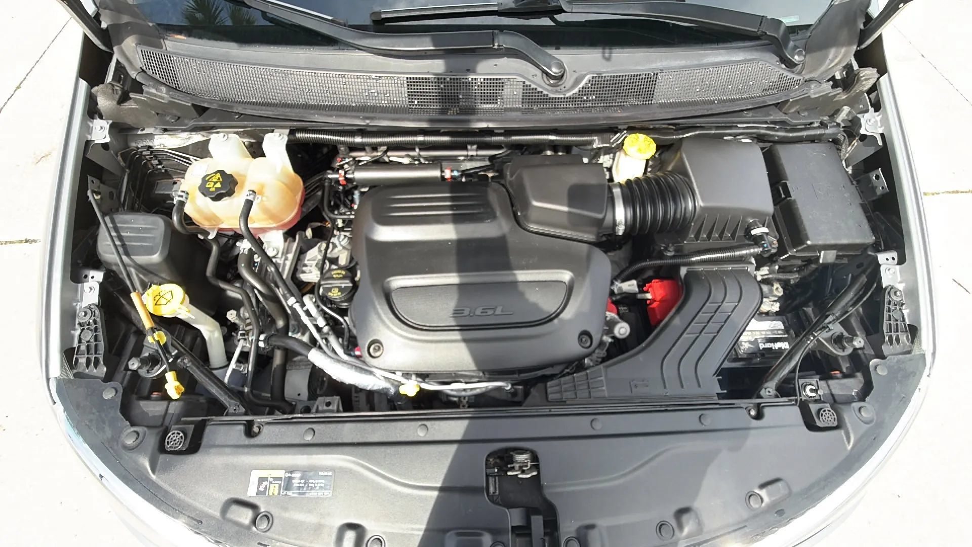 Used 2020 Chrysler Pacifica Touring-L FWD image 26