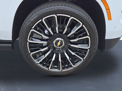 New 2026 Chevrolet Suburban High Country AWD/4WD image 10
