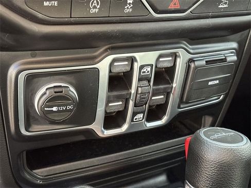 Used 2021 Jeep Gladiator Sport image 37