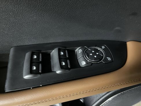 Used 2022 Lincoln Nautilus Reserve image 9