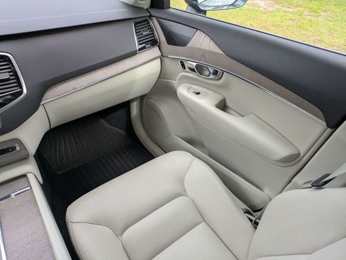 Used 2023 Volvo XC90 B6 Plus w/ Protection Package Premier AWD/4WD image 17