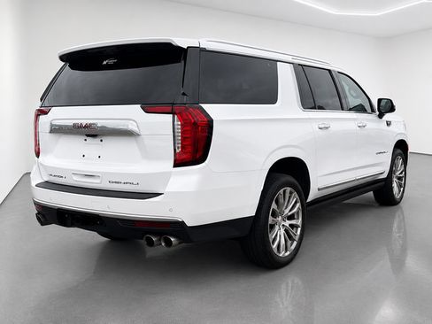 Used 2021 GMC Yukon XL Denali w/ Denali Premium Package AWD/4WD image 3