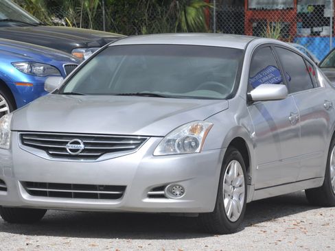 Used 2012 Nissan Altima 2.5 FWD image 4