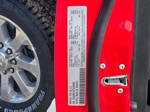 New 2026 RAM 2500 Laramie AWD/4WD image 18