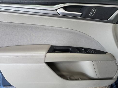 Used 2019 Ford Fusion SE FWD image 10