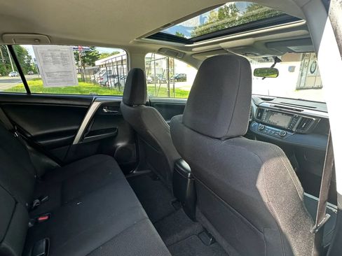 Used 2016 Toyota RAV4 XLE AWD/4WD image 26