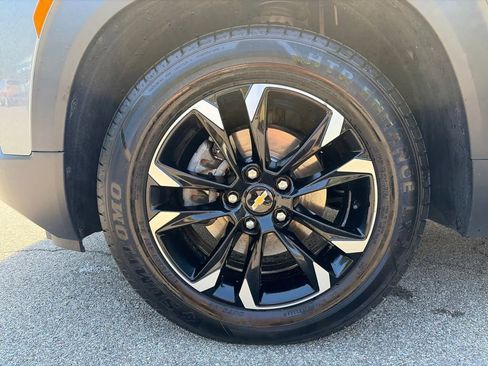 Used 2022 Chevrolet TrailBlazer LT w/ Confidence II Package FWD image 12