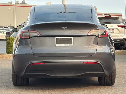 Used 2022 Tesla Model Y Performance AWD/4WD image 8