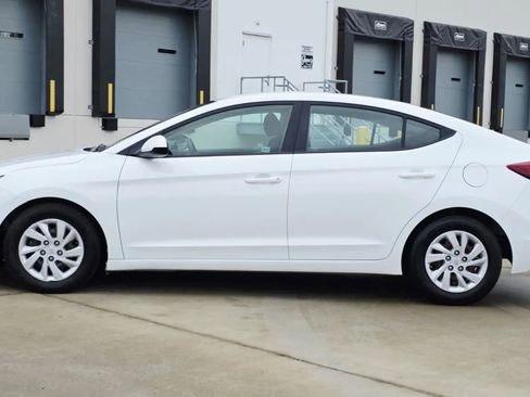Used 2020 Hyundai Elantra SE w/ Cargo Package (C1) image 2