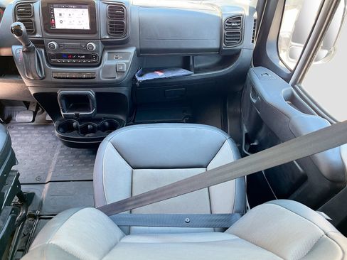 Used 2024 RAM ProMaster 2500 w/ Convenience Group FWD image 21