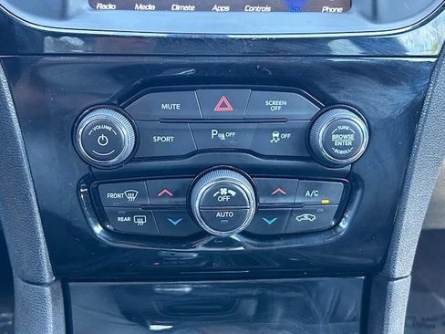 Used 2019 Chrysler 300 S w/ 300S Premium Group RWD image 26