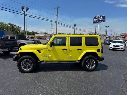 Used 2022 Jeep Wrangler Unlimited Sahara w/ Cold Weather Group AWD/4WD image 2