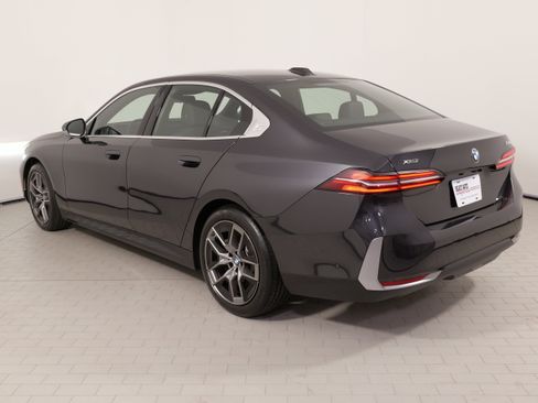 Used 2026 BMW 530i xDrive w/ Premium Package image 14