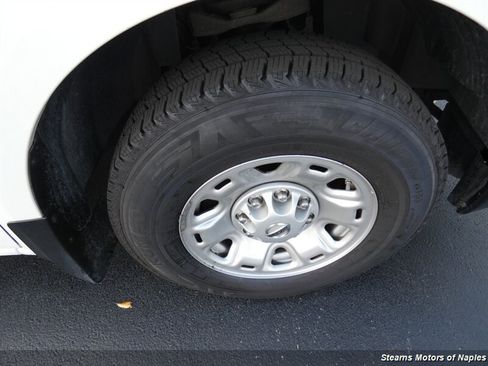 Used 2021 Nissan NV 3500 SV image 18