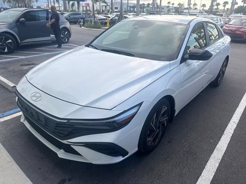 Used 2025 Hyundai Elantra Sport FWD image 1