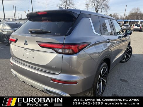 Used 2022 Mitsubishi Outlander SE image 5
