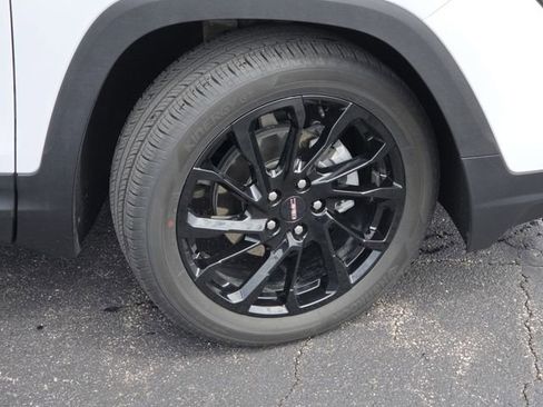Used 2023 GMC Terrain SLT w/ Tech Package FWD image 25