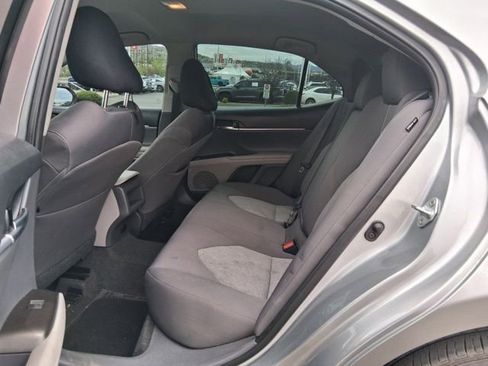 Used 2021 Toyota Camry LE image 6